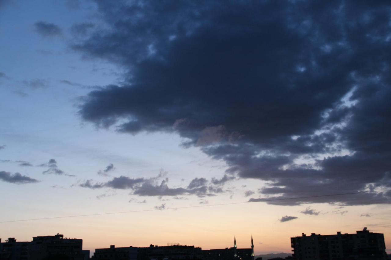 Cozy Big Apartment With Balcony ティラナ エクステリア 写真