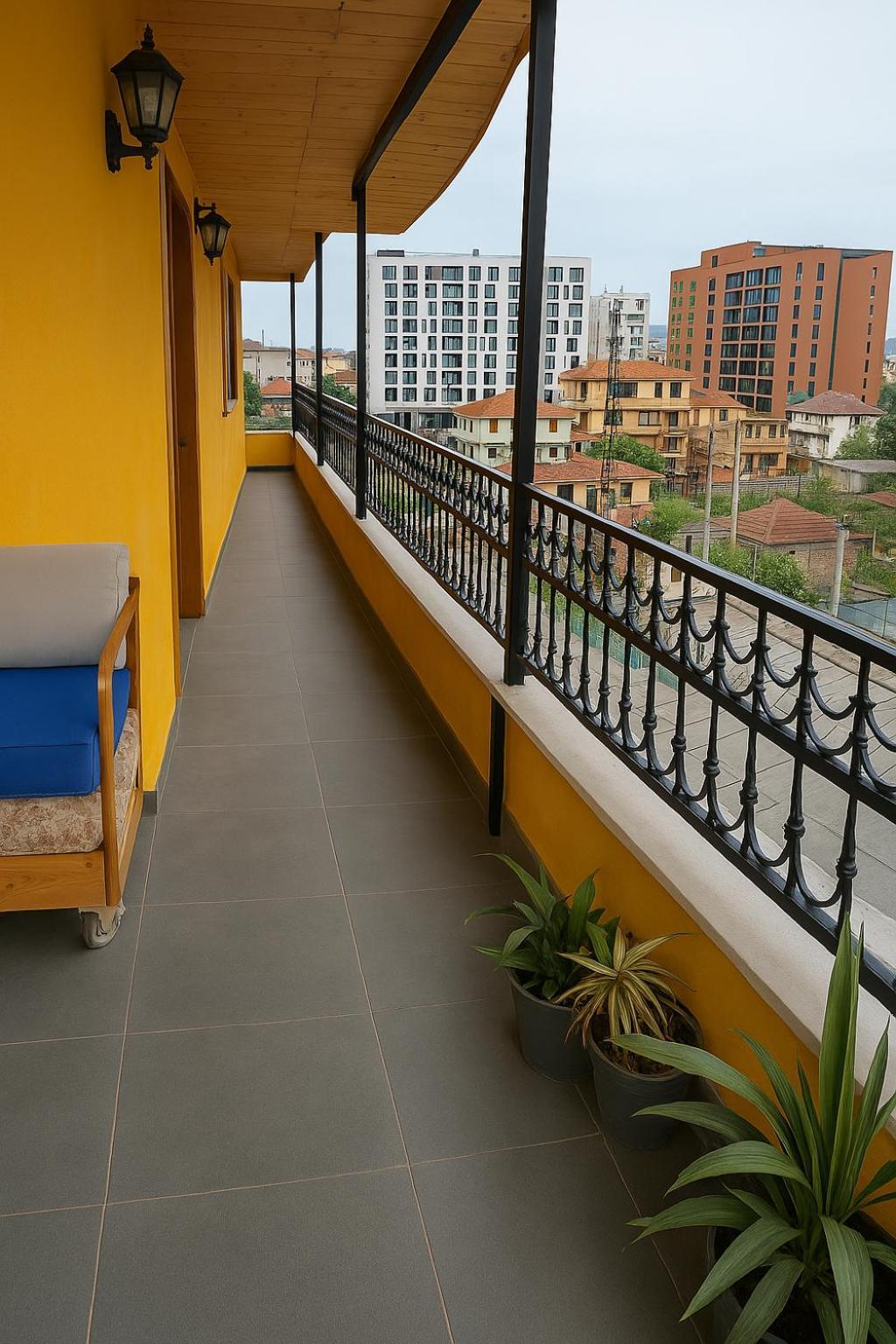 Cozy Big Apartment With Balcony ティラナ エクステリア 写真