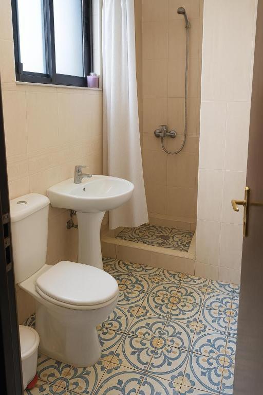 Cozy Big Apartment With Balcony ティラナ エクステリア 写真