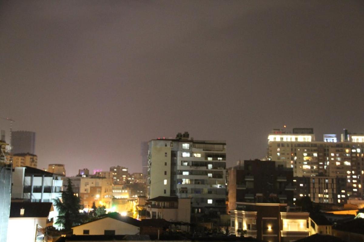 Cozy Big Apartment With Balcony ティラナ エクステリア 写真