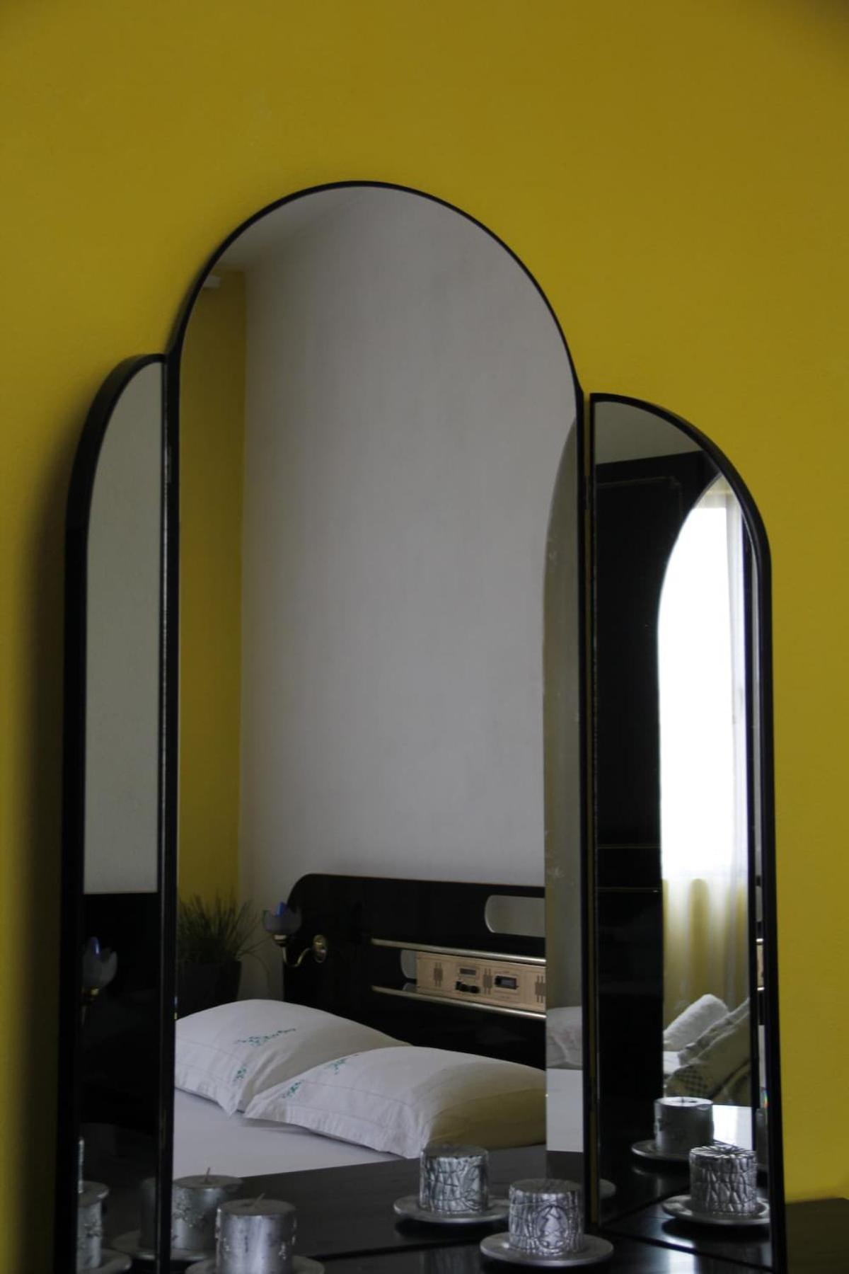 Cozy Big Apartment With Balcony ティラナ エクステリア 写真