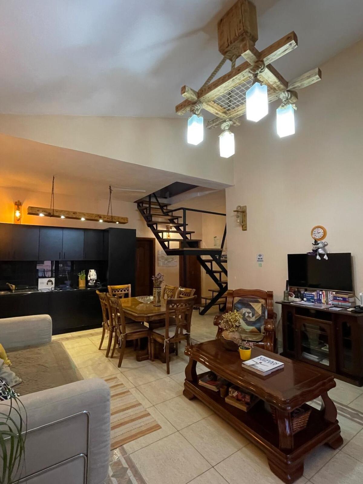 Cozy Big Apartment With Balcony ティラナ エクステリア 写真