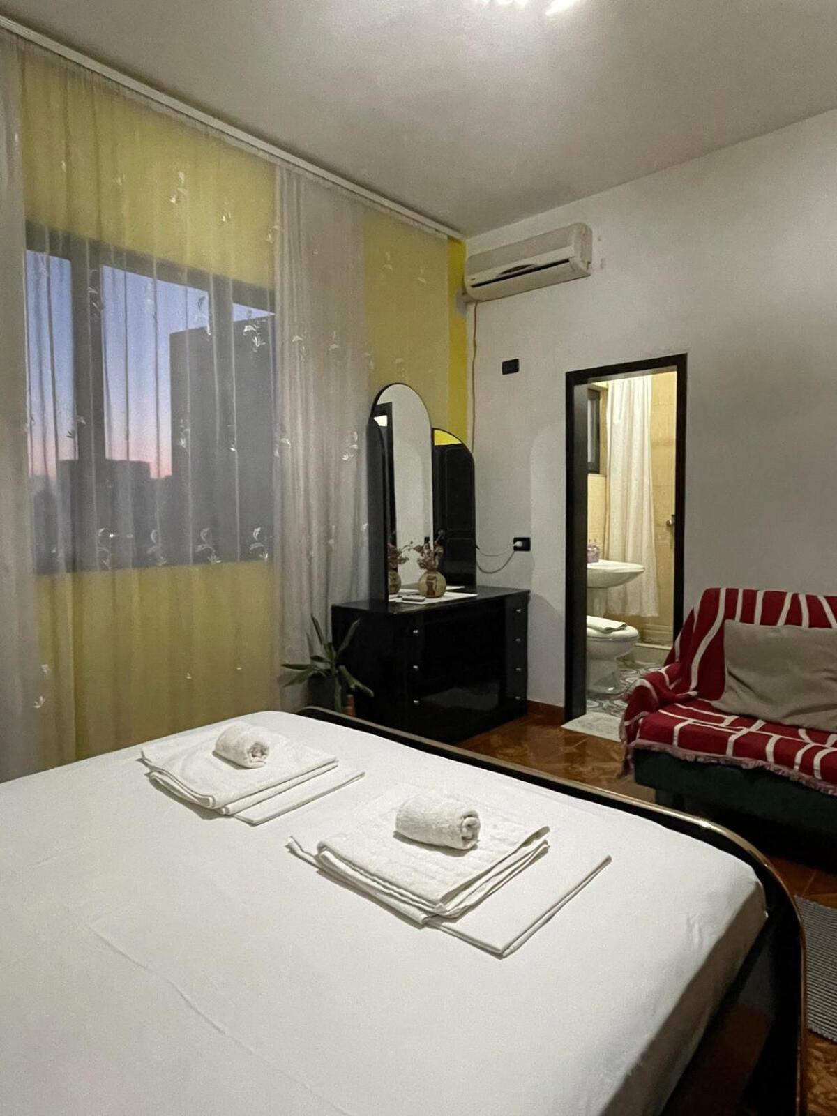 Cozy Big Apartment With Balcony ティラナ エクステリア 写真