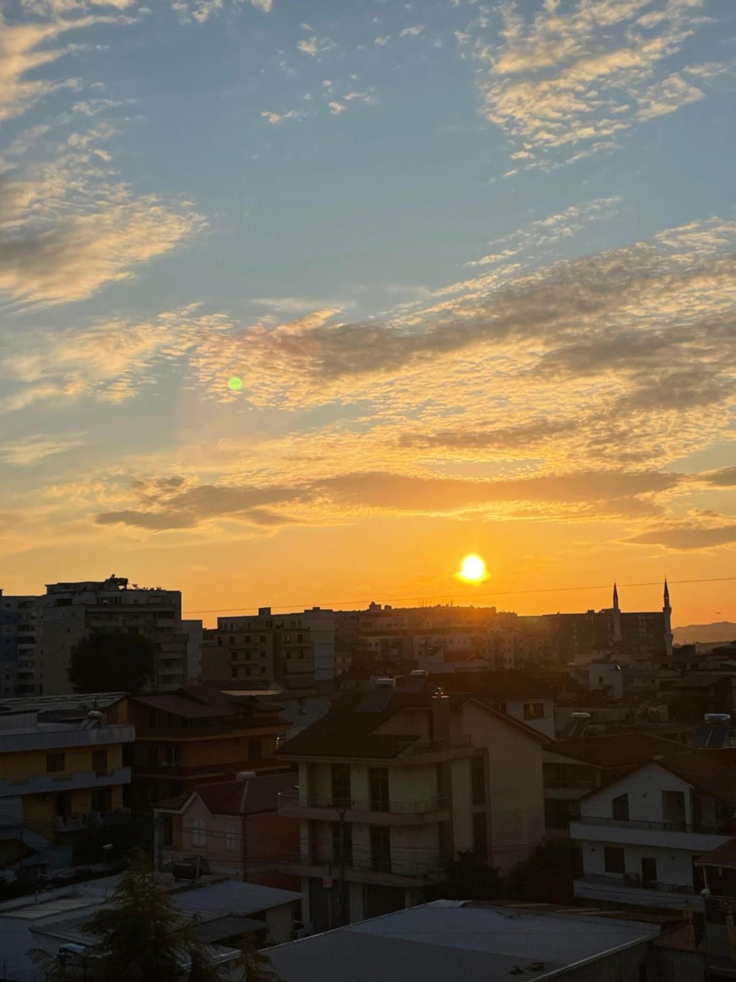 Cozy Big Apartment With Balcony ティラナ エクステリア 写真